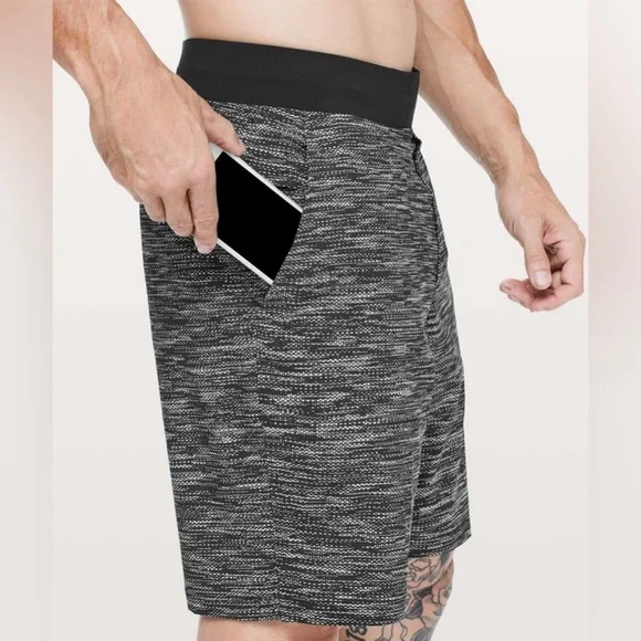 Lululemon T.H.E. Short *Linerless 9"
All Court Texture White Black L - Picture 2 of 6